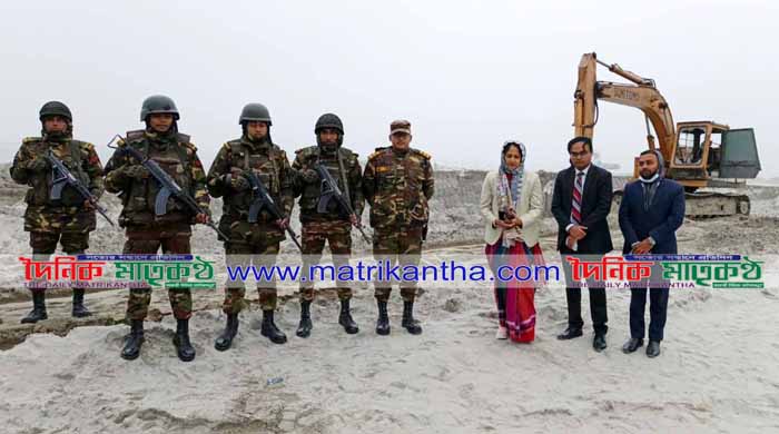 দৌলতদিয়ায় অবৈধভাবে বালু উত্তোলন ও বিক্রি বন্ধে প্রশাসন-সেনাবাহিনীর অভিযান